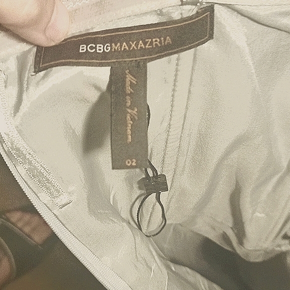 BCBG MAXAZRIA- GREY-EUC-STRAPLESS BACK-ZIPS SIZE:02 DRESS - Picture 5 of 9